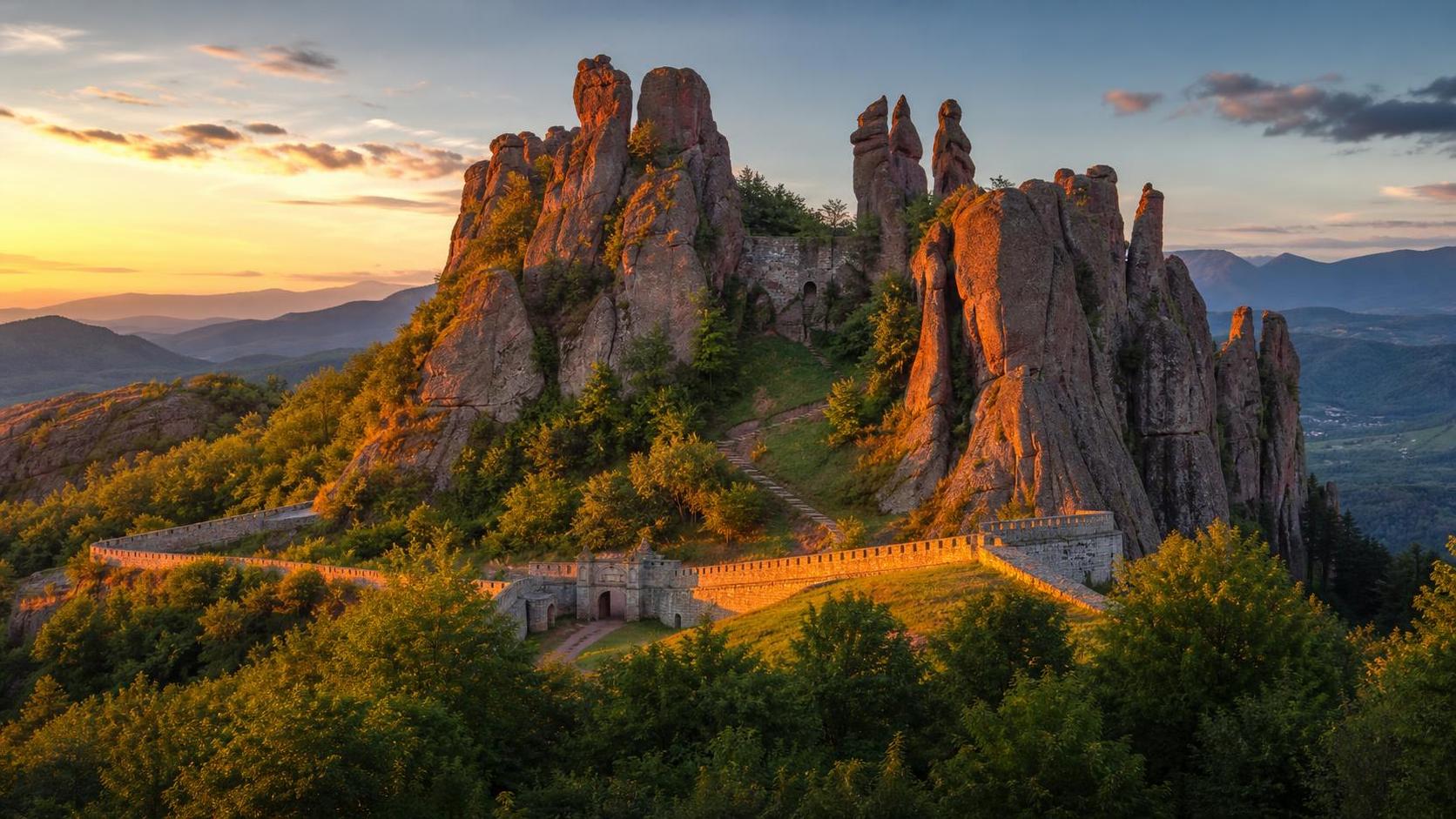 Belogradchik Rocks by Car: Bulgaria’s Most Dramatic Rock Formations — Parking, Trails and Driving Route